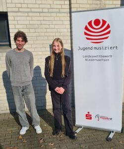 Lara Uhlenhaut und Even Heinz beim Landeswettbewerb "Jugend musiziert" in Hannover